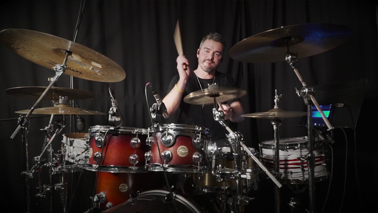 Mad played at a slower tempo . Live in Loops Demo