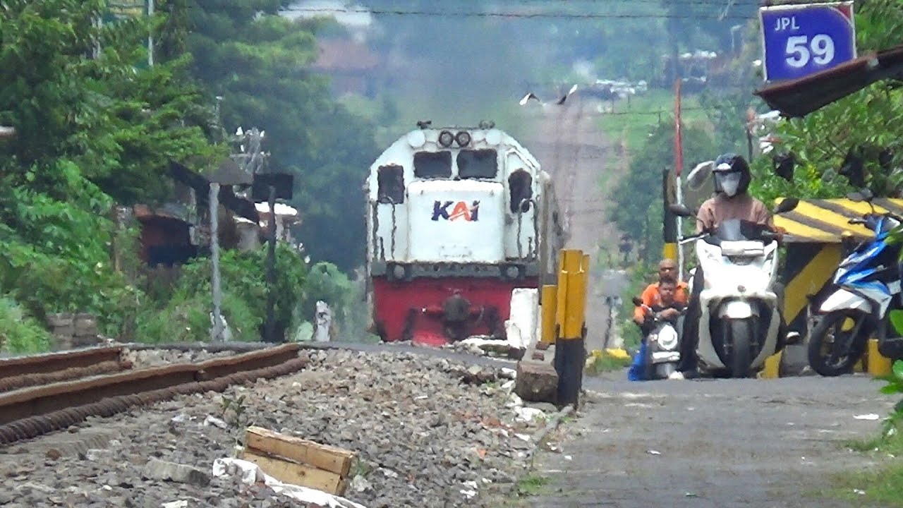 Jalur Kereta Api Tanjakan dan Turunan Terjal di Malang