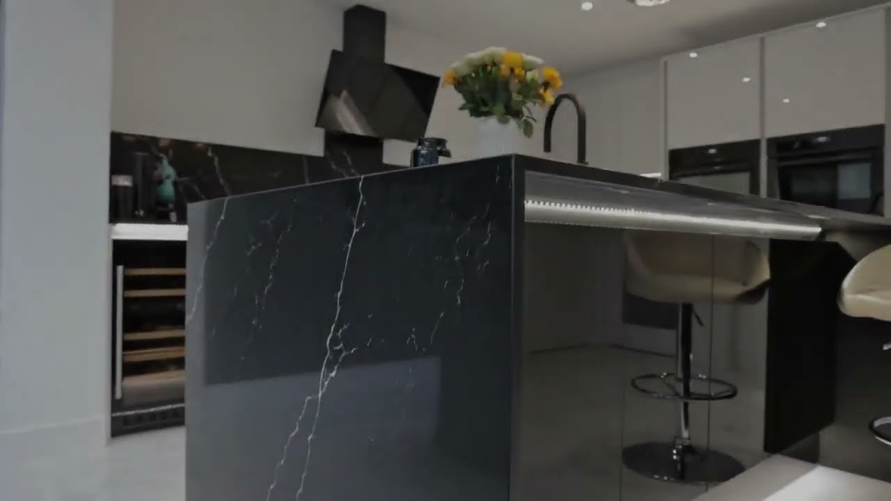 Elegant CRL Quartz Staccato Worktop Installation