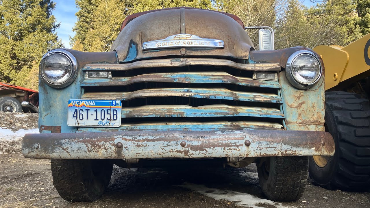 Холодный запуск старого Chevrolet 53 года... требует ремонта.