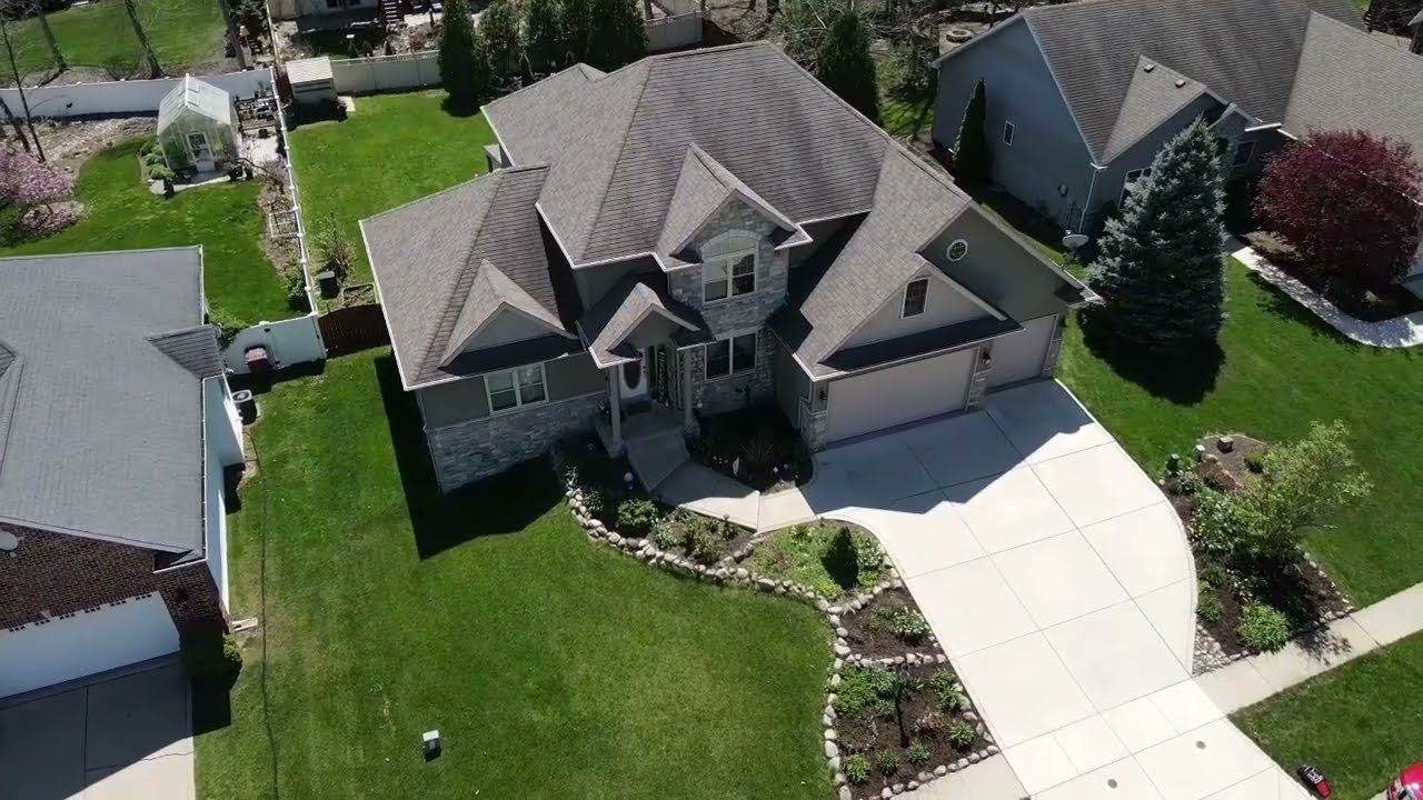 286 Hawkwood Dr, Valparaiso, IN 46385