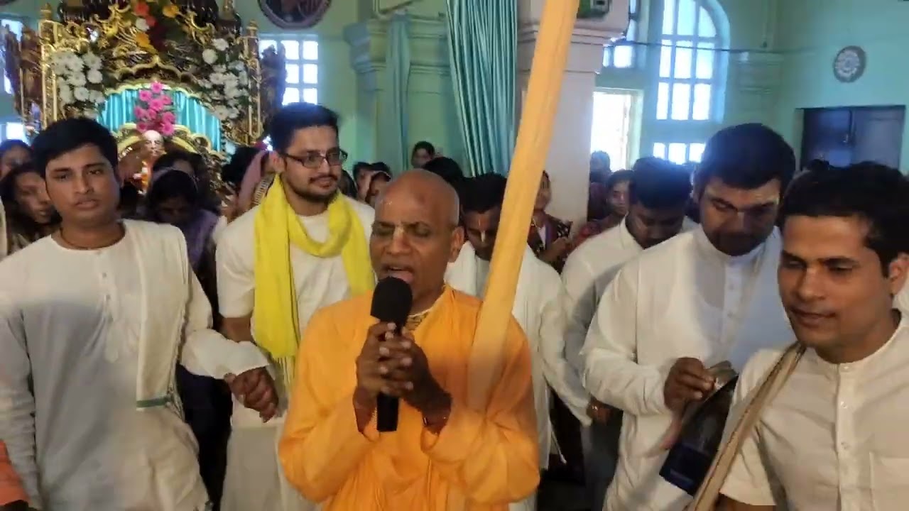 Ecstatic Kirtan By HH Haladhara Swami Maharaj|| ISKCON Bhubaneswar