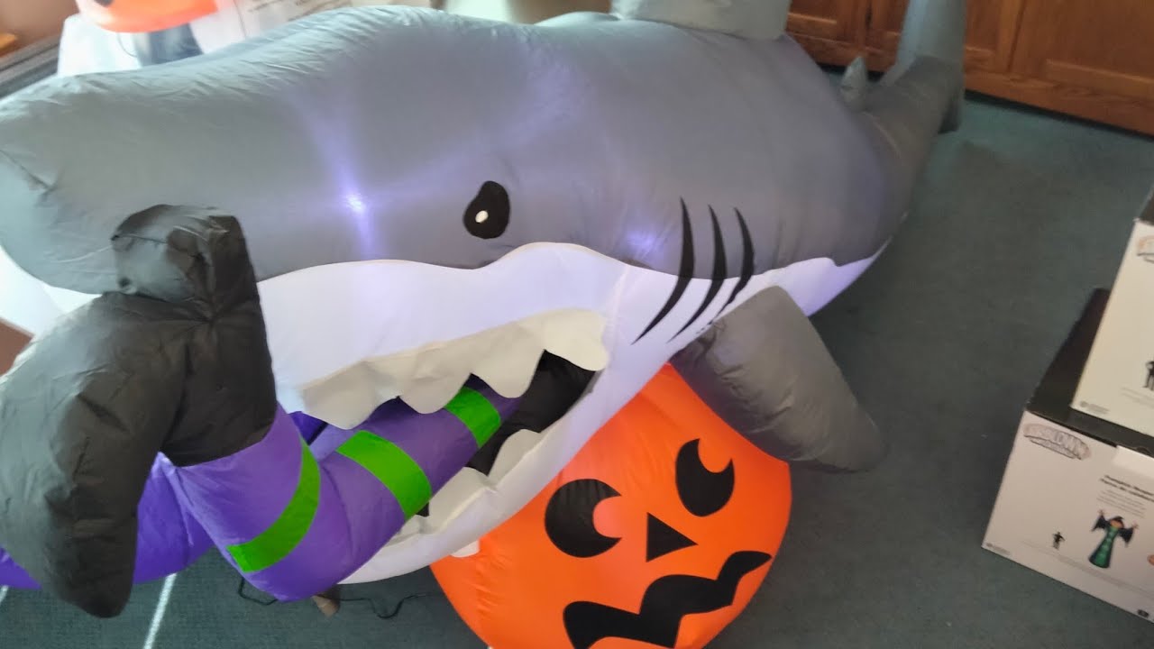 NEW FOR 2023 Gemmy Halloween Airblown Inflatable 9ft Wide Shark Snack
