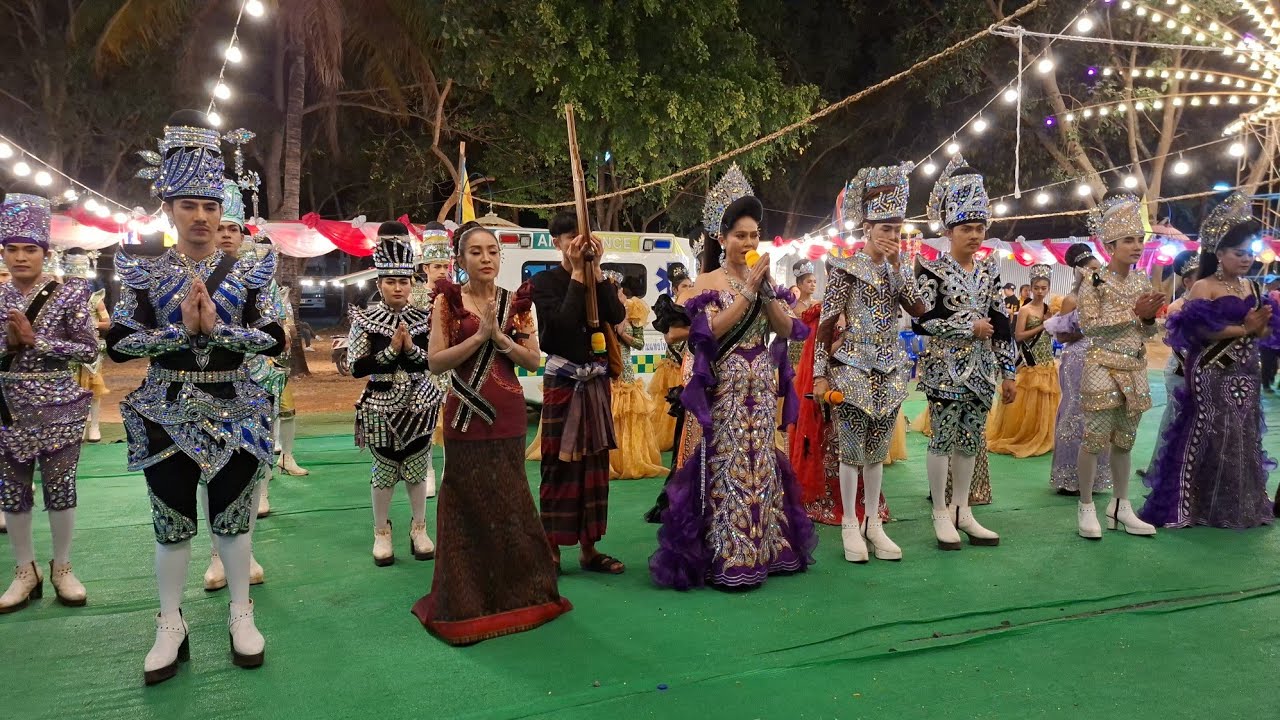 #หมอลําศิลปินภูไท รำถวายหน้าอุโบสถหลังใหม่ ใน #งานฉลองอุโบสถ #วัดประชาสามัคคี อ.เมือง จ.อำนาจเจริญ