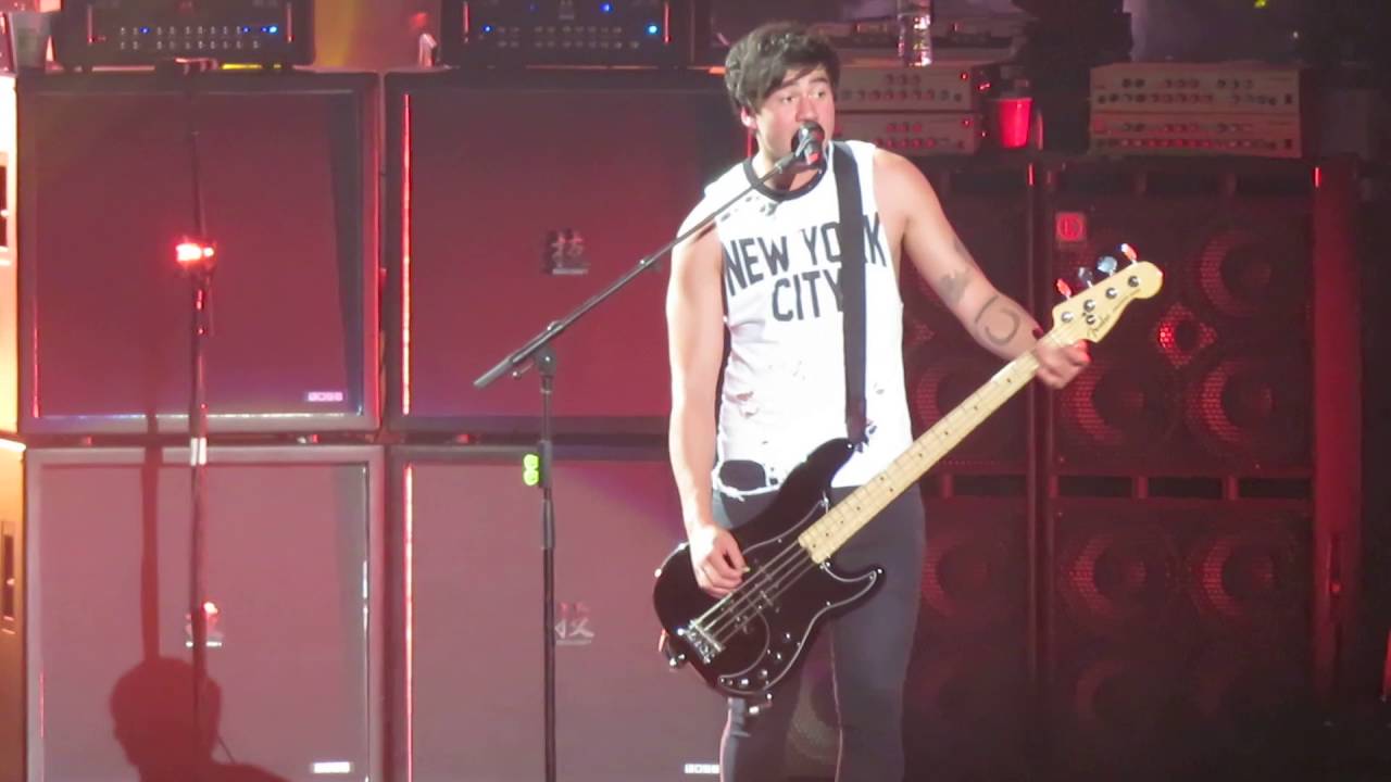 Long Way Home [HD] - 5 Seconds Of Summer live #SLFLMSG