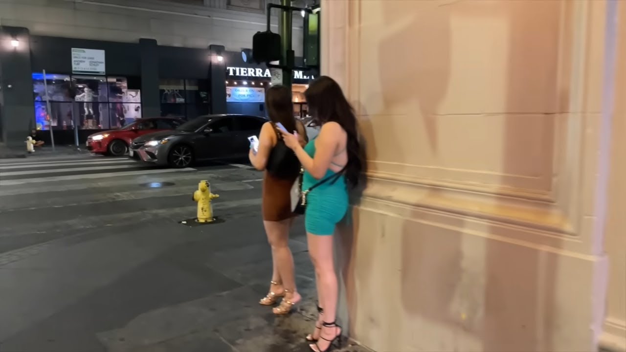 Nightlife In Downtown Los Angeles 4K