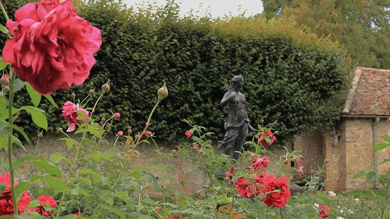 Anglesey Abbey. Beautiful gardens just north of Cambridge (subtitles).
