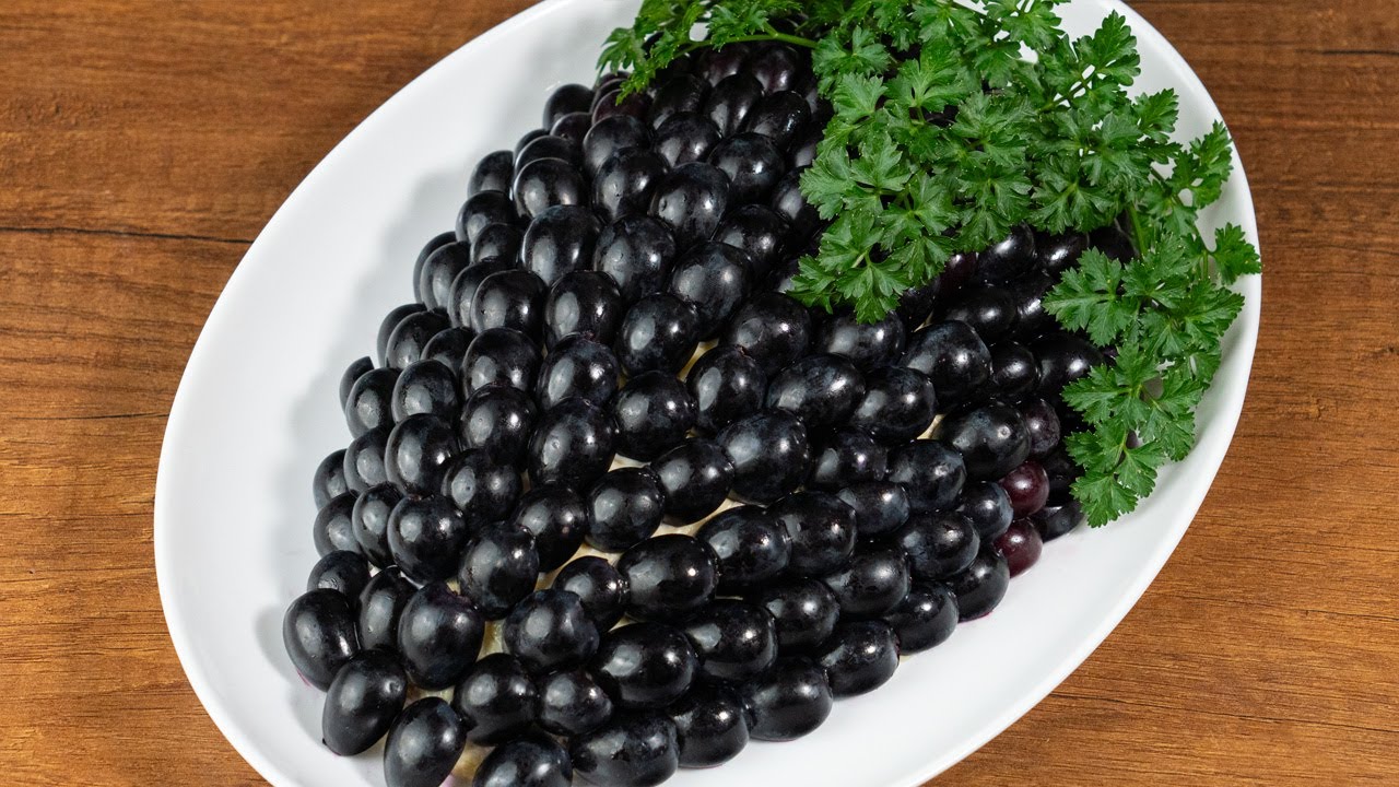 Никто не поверит, что это салат! 🍇 Хит праздничного стола