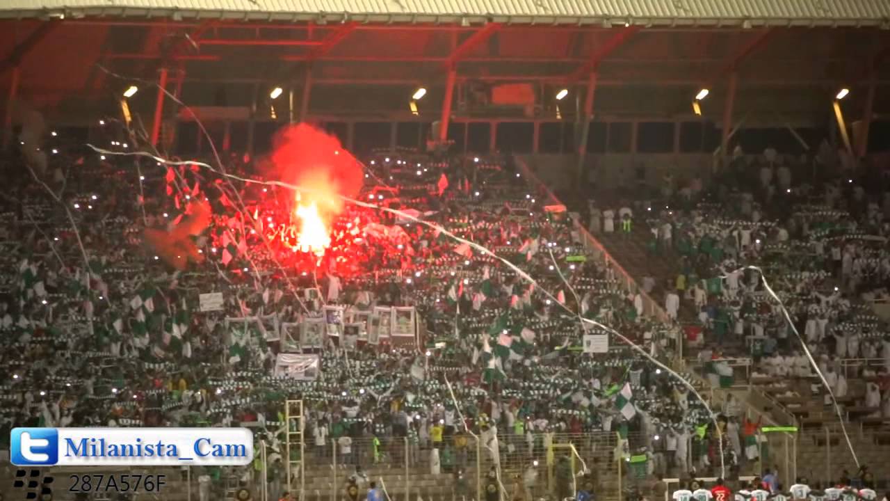 مشهد مرعب ومخيف لن تراه الا في مدرج #الاهلي _جمهور خط النار والنشيد الملكي _تصوير بعدسة #ميلانيستا