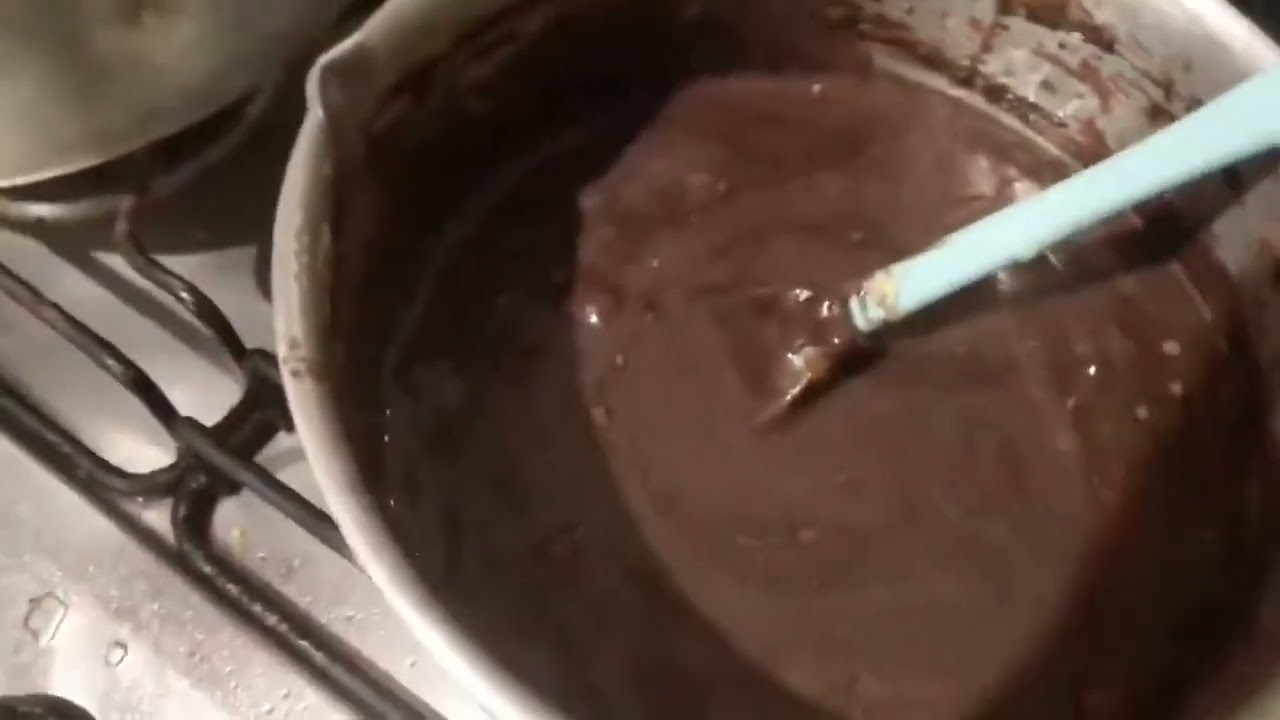 Como fazer brigadeiro estrela usando apenas três ingredientes rápido e fácil de fazer