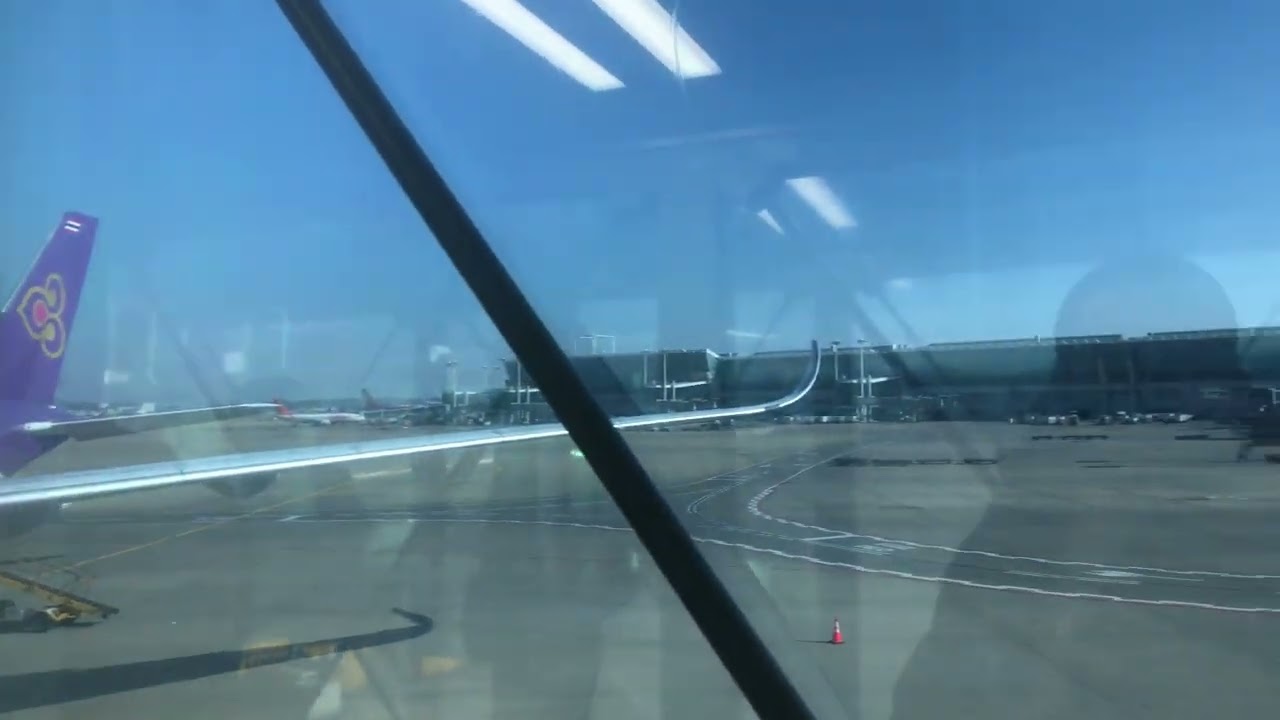 Boarding Thai airways in Incheon airport, South Korea 