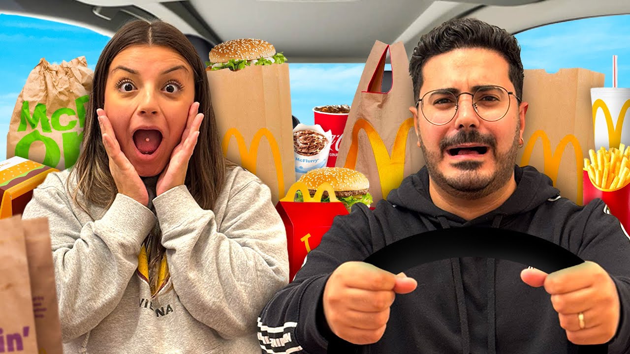 LE PERSONE DAVANTI A NOI DECIDONO COSA MANGIAMO PER 24 ORE!🍔 (copiamo l’ordine)