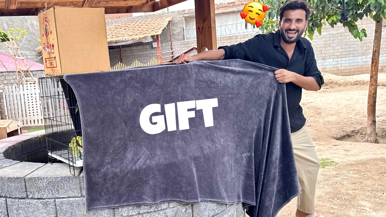 Sabtian Mere Lye Gift Le Aya😍
