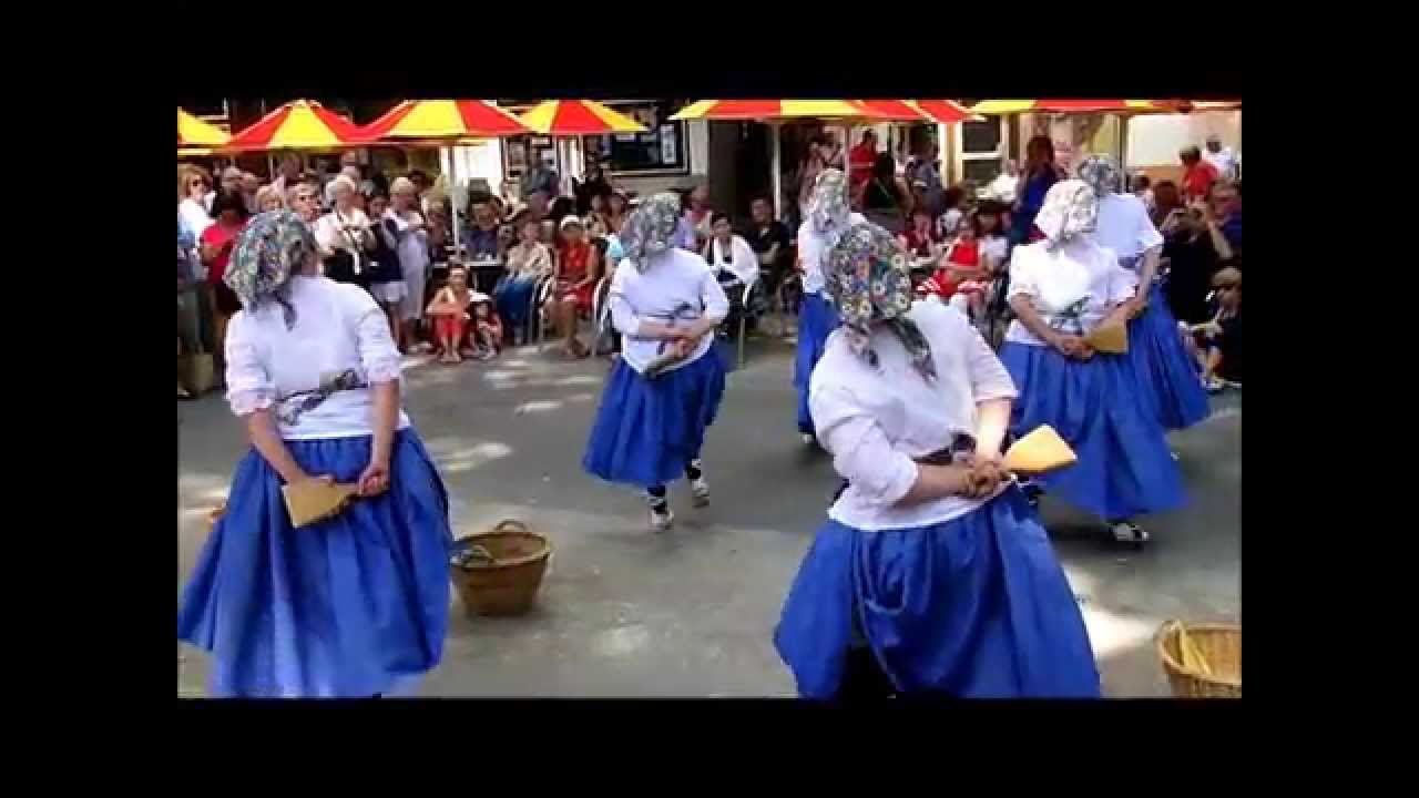 ,danse des lavandières , Ceret fête de la cerise,groupe catalan 