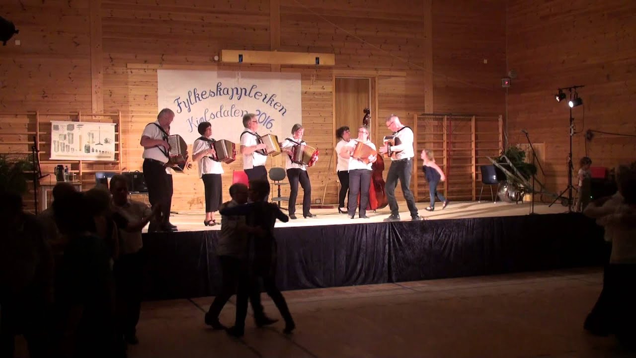 Naustedalen spelemannslag, toradargr. Gruppespel runddans jr/sr
