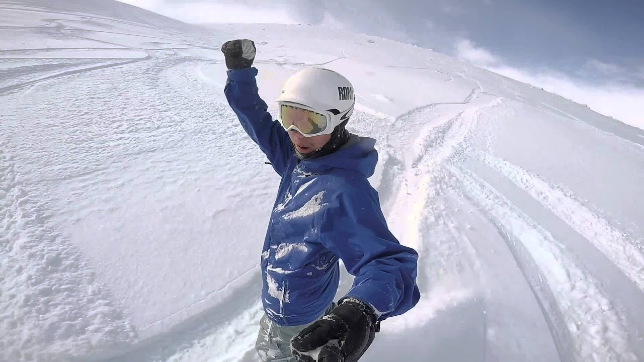 Shredding Pow at Turoa, Ruapehu