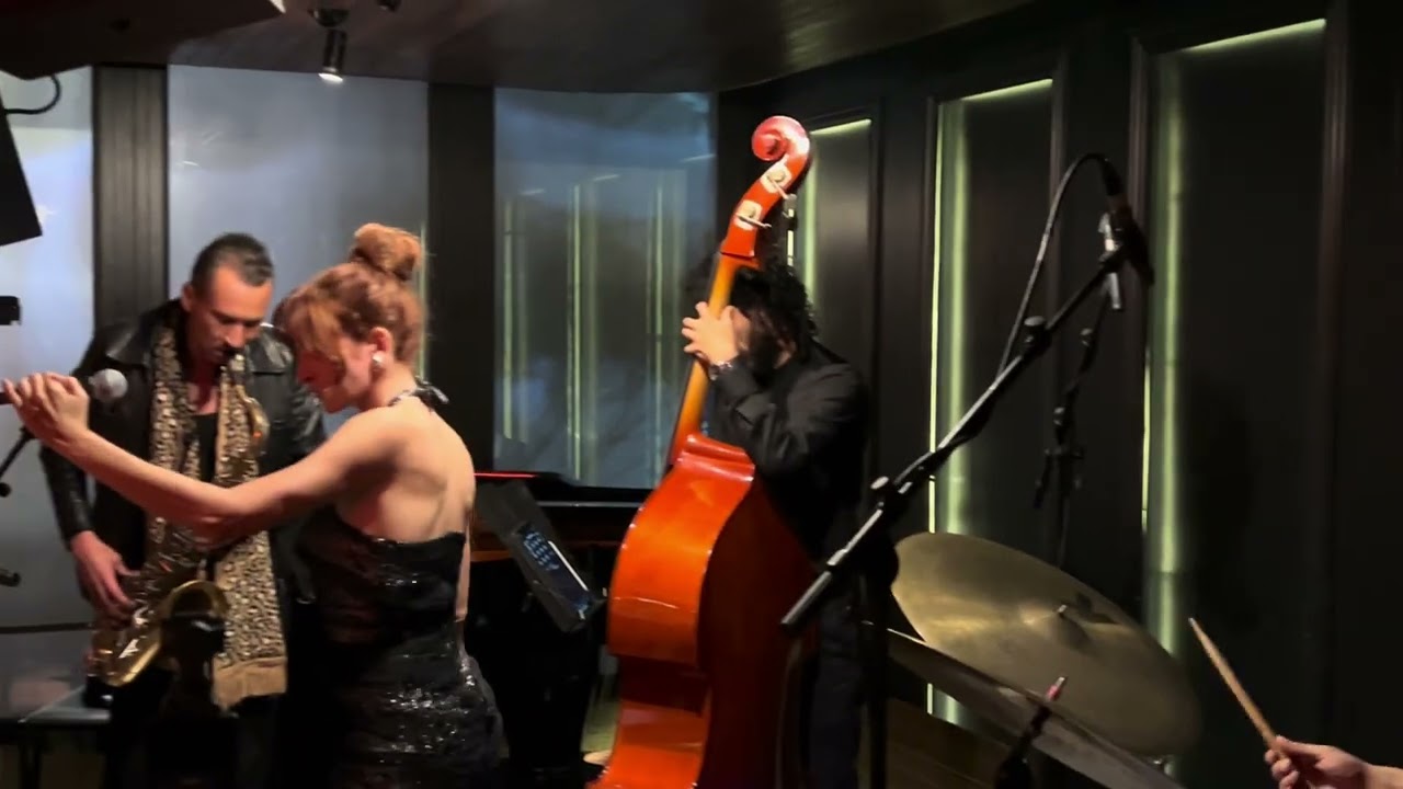 Charlotte & The Barracudas - Summertime Sadness (Lana Del Rey)