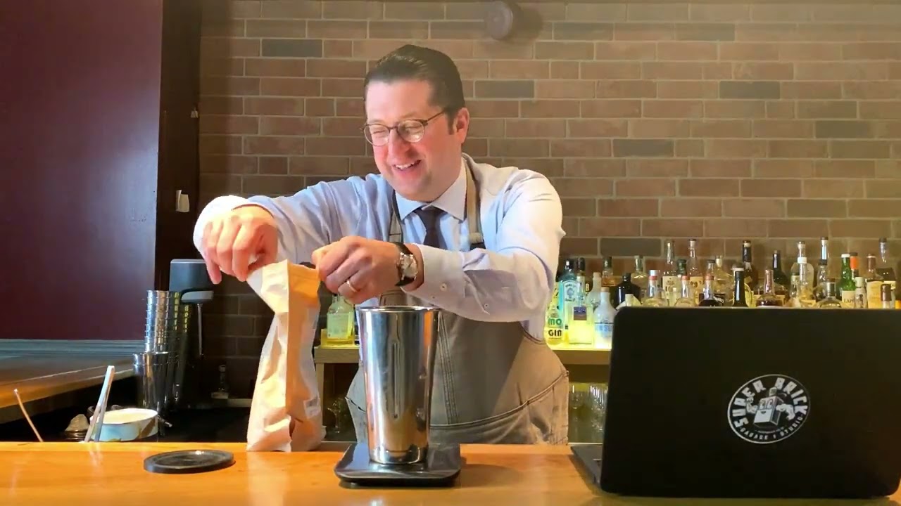 Der BOILERMAN FOAMER - die vegane Alternative zu Eiweiß für Cocktails und Drinks in High Volume Bars