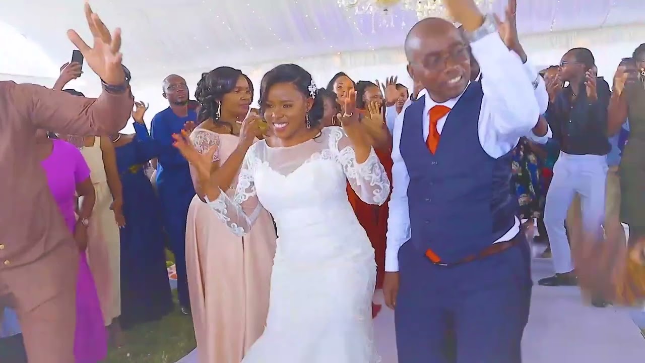 BEAUTIFUL KENYAN WEDDING .》 ENJOY