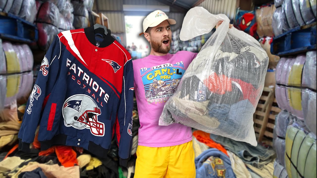 Buying Tons of Vintage at a Raghouse! Huge 90s Clothing Haul!