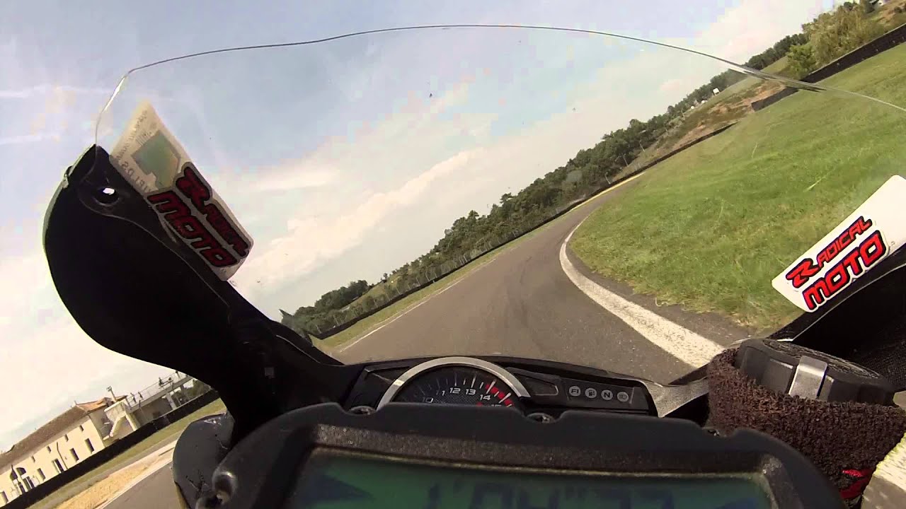 Circuit de la Génétouze session expert 1000 GSXR de Radical Moto le 30/08/2015