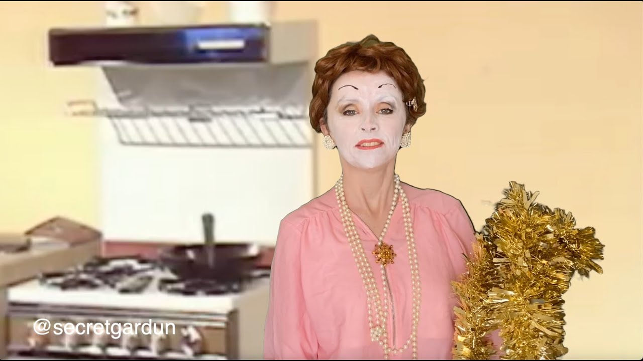 Cradock Cooks: Christmas Puddn with Fanny Cradock