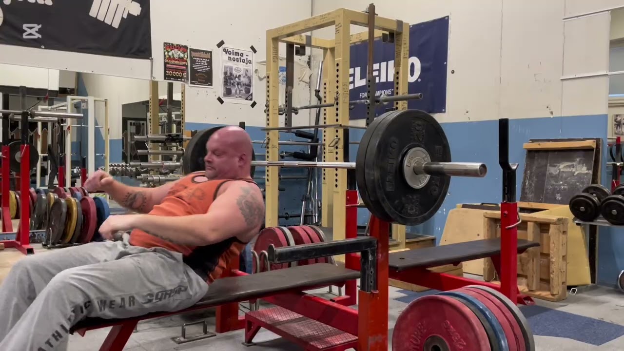 4x10 102,5kg. Middle fingers on the rings. PR’s ✨🤝🏻 Little bit flu. 🤧