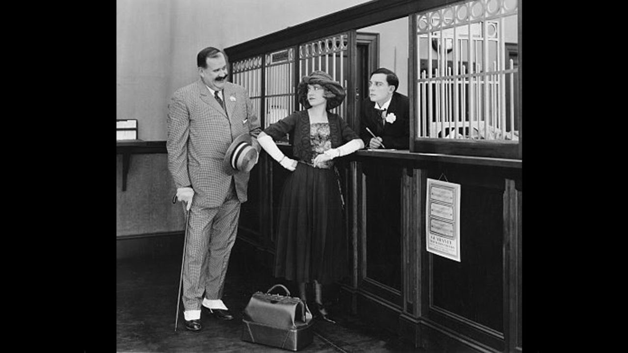 The Haunted House (1921) Buster Keaton, Joe Roberts