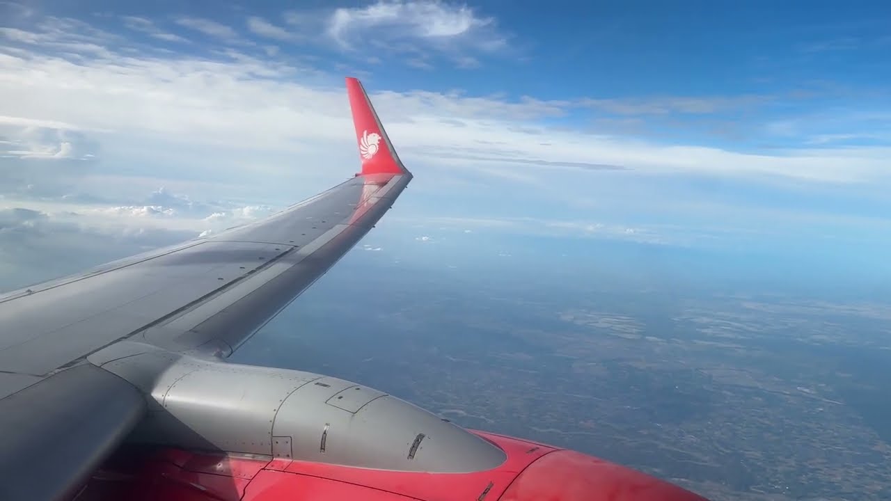 Pesawat Terbang Lampung Jakarta Naik Pesawat Lion Air Boeing B737-900 Landing Bandara Soekarno Hatta