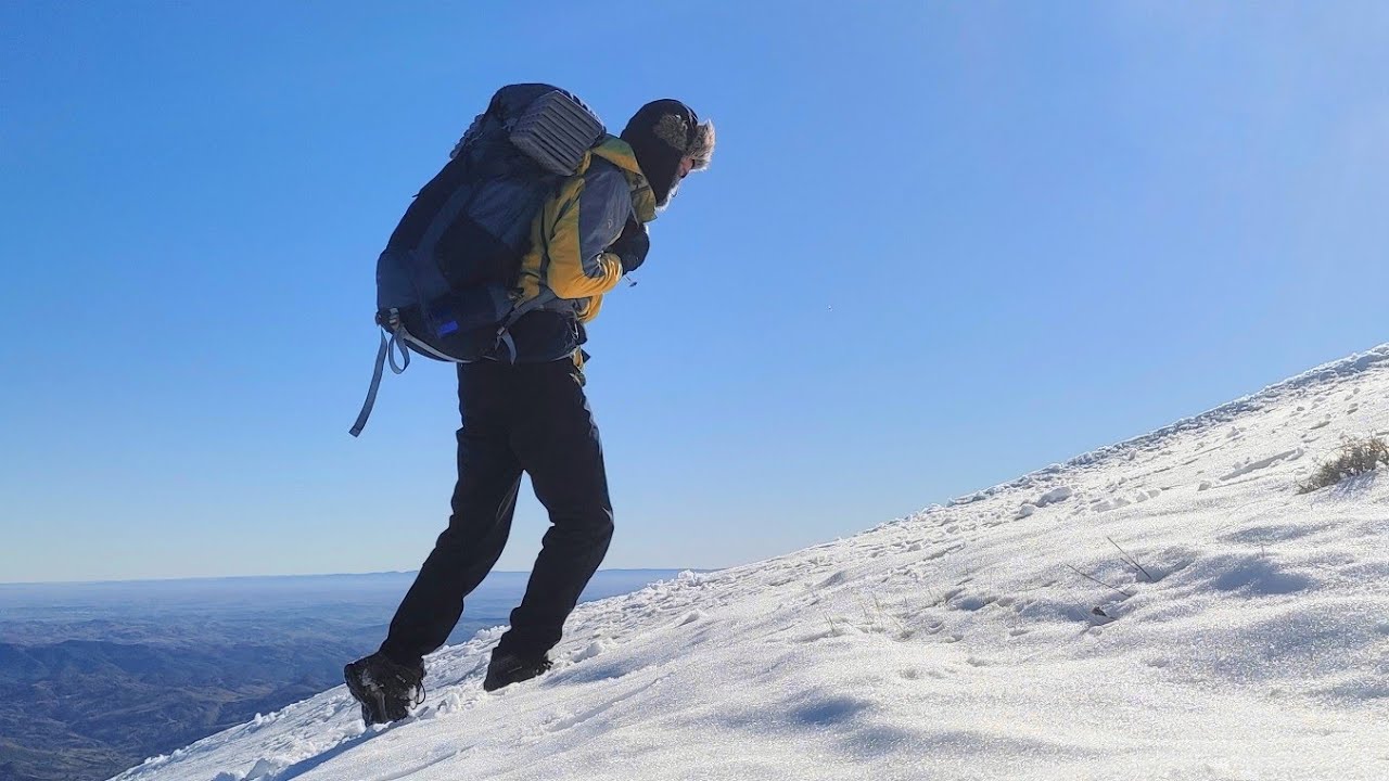 Solo hiking in the ouarsenis Mountains