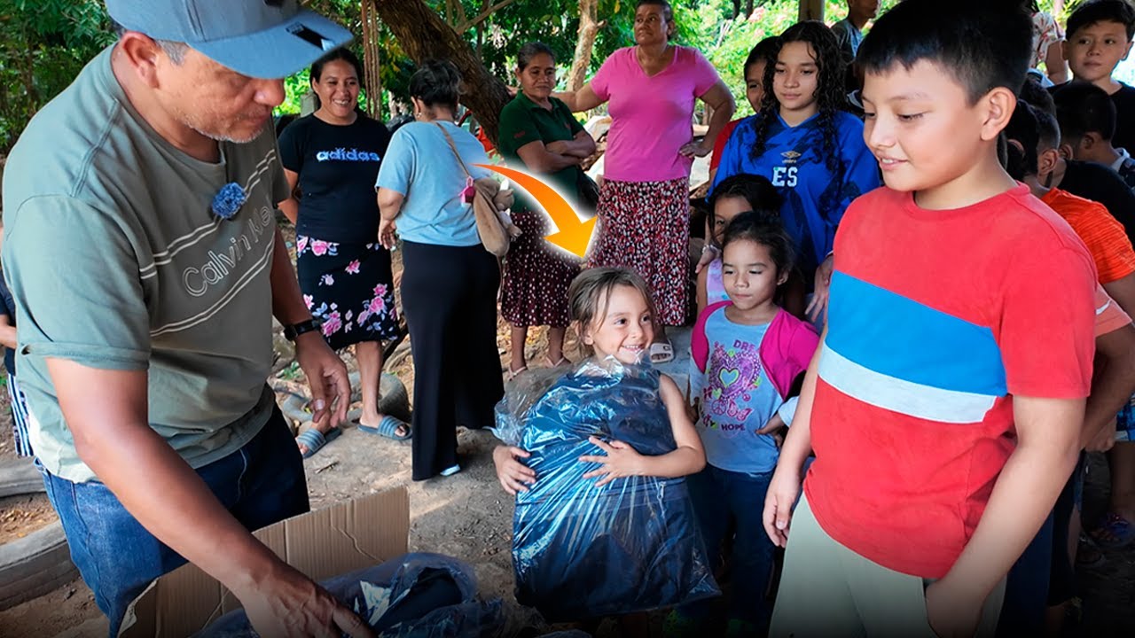 Ni&ntilde;os ALEGRES porque reciben Bonita SORPRESA para NAVIDAD de ESTADOS UNIDOS