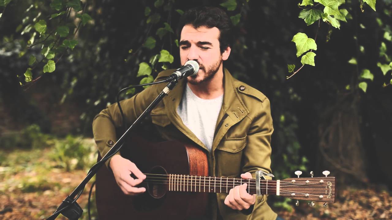 Tomás Selva - Rock DJ (Robbie Williams Cover)