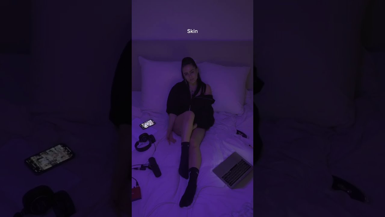 Anna Grey - Skin (Official Lyrics Video)