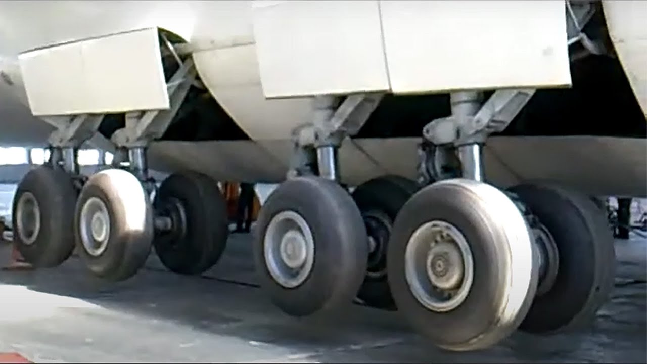 Landing gear test Antonov 124 Ruslan ✈️ Отработка шасси Ан-124 Руслан ✈️ 2010