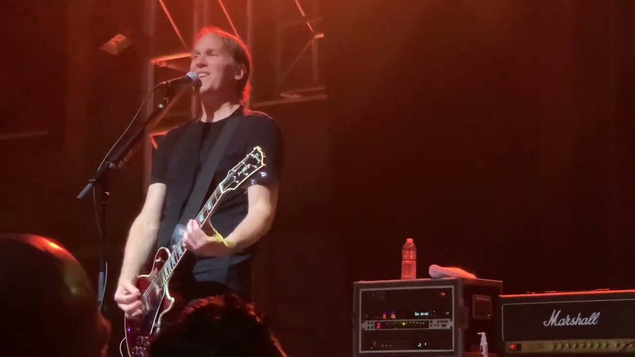 Dogstar “Lava Lamp” live at the Ventura Music Hall in Ventura, CA (08/26/2023)
