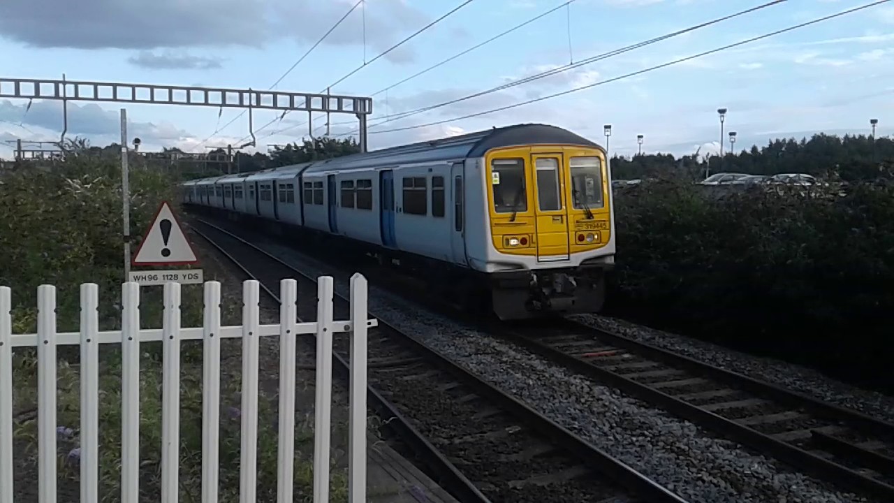 Trains at: Luton Airport Parkway, MML, 21/07/17