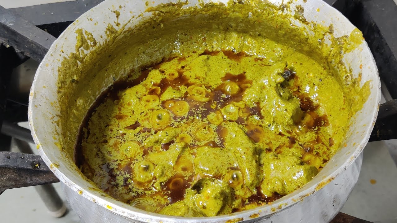 Lahori Green Chicken Masala | लाहौरी ग्रीन चिकन मसाला | Pakistani Green Chicken | Chicken Gravy