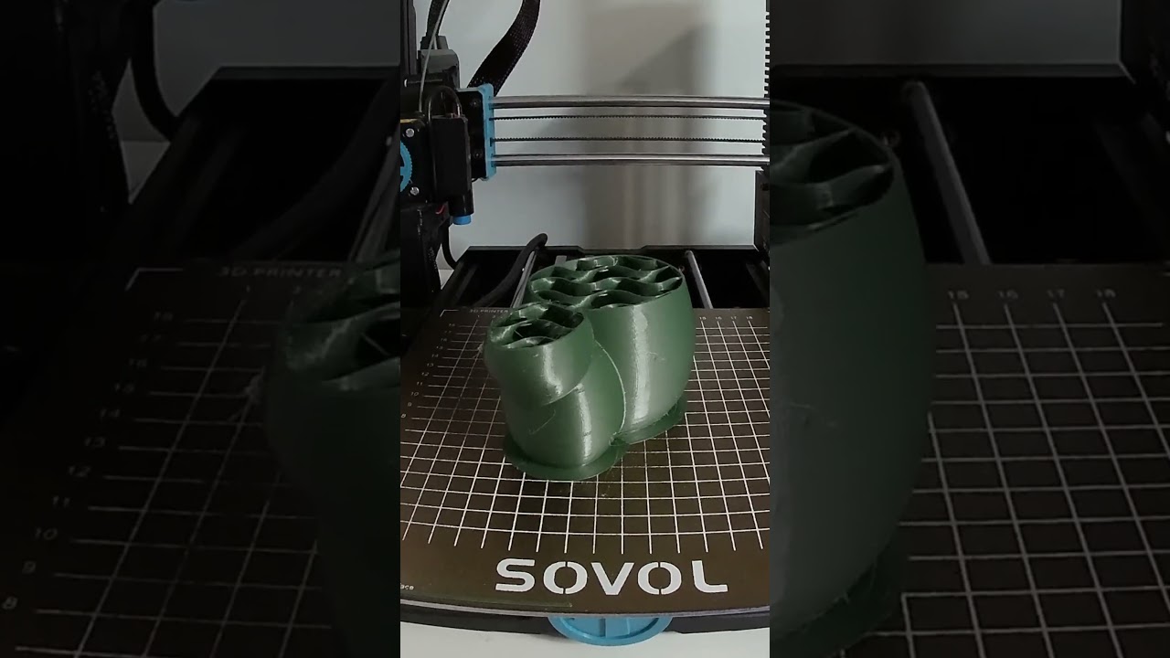 Watch This Modern Squirrel Sculpture Come to Life! 🐿️✨ #3DArt #Innovation #3dprinting #squirrel