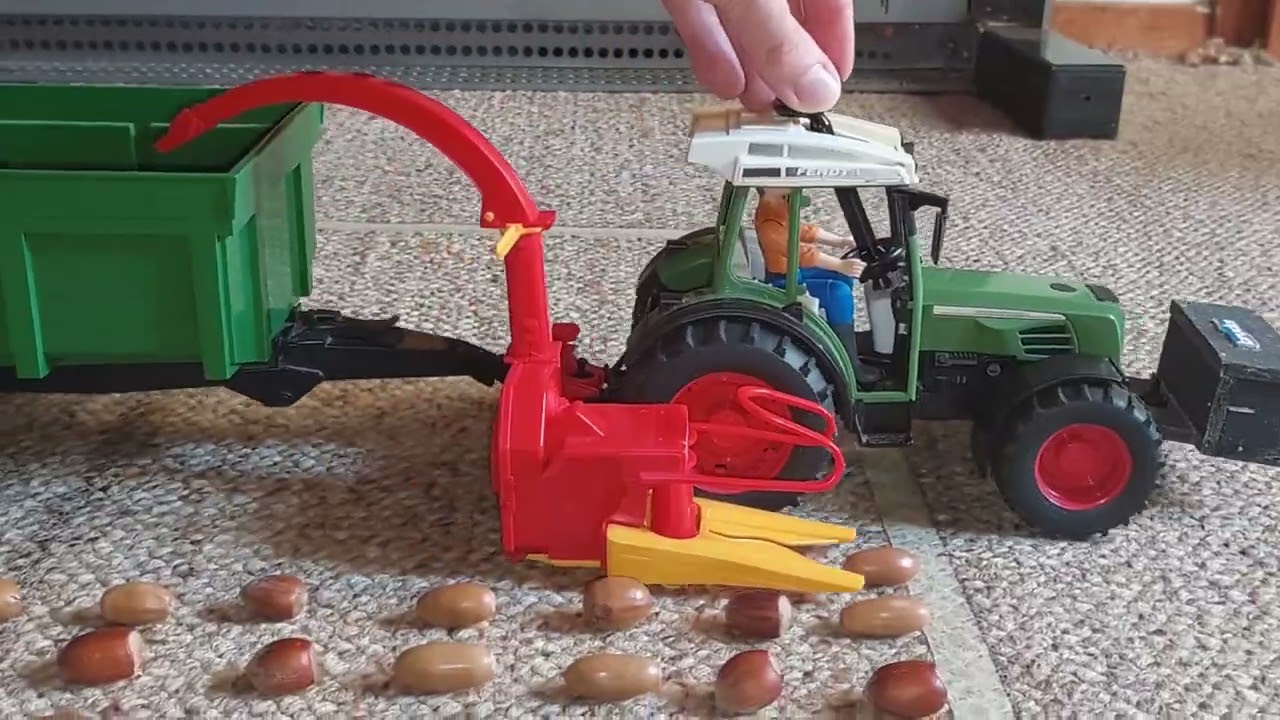 BRUDER Pöttinger Maishäcksler