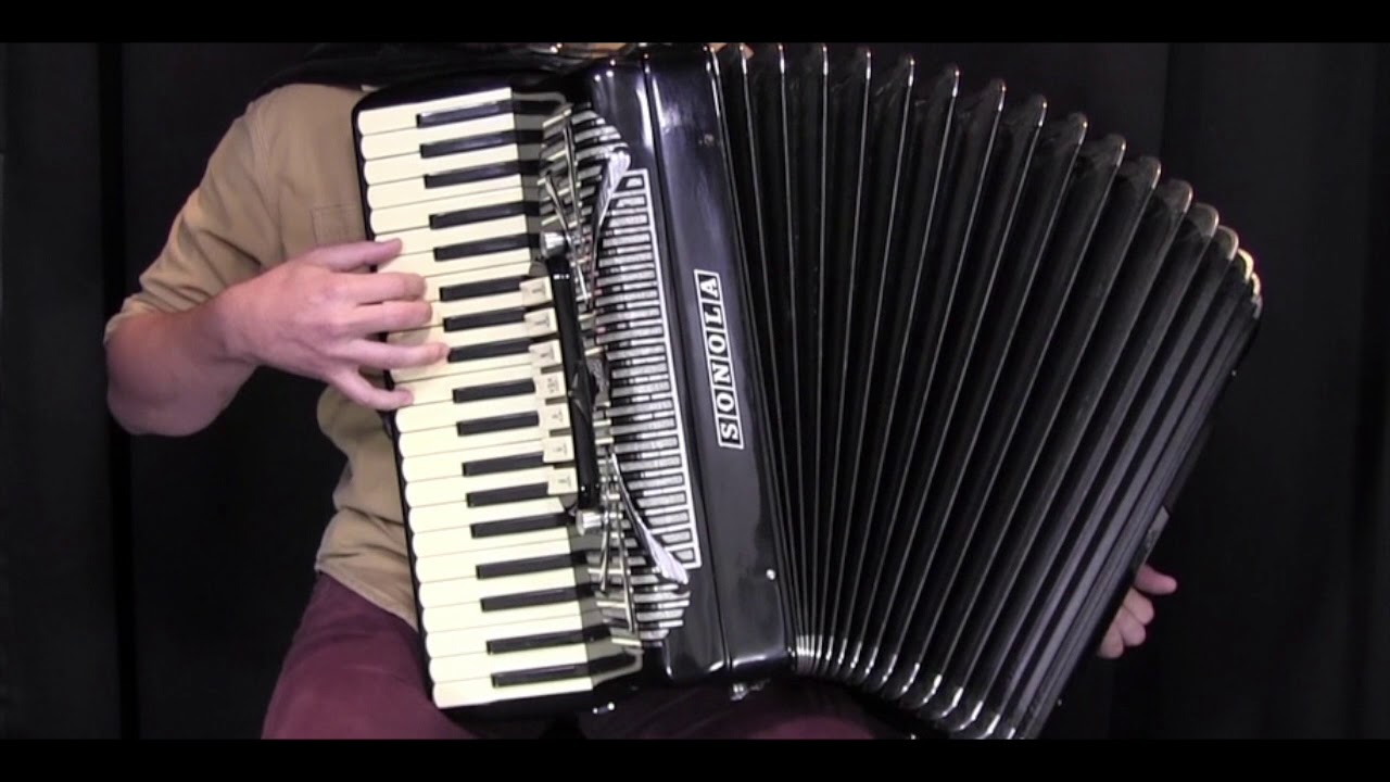 Certified Pre-Owned Accordion: Sonola SS7 19.375