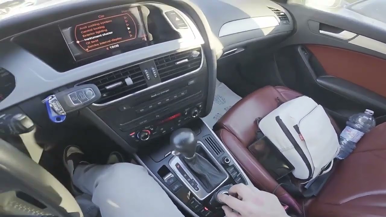 Wie verwalte ich die Bordcomputer-Inhalte beim AUDI A4 B8 (2007&ndash;2015)?