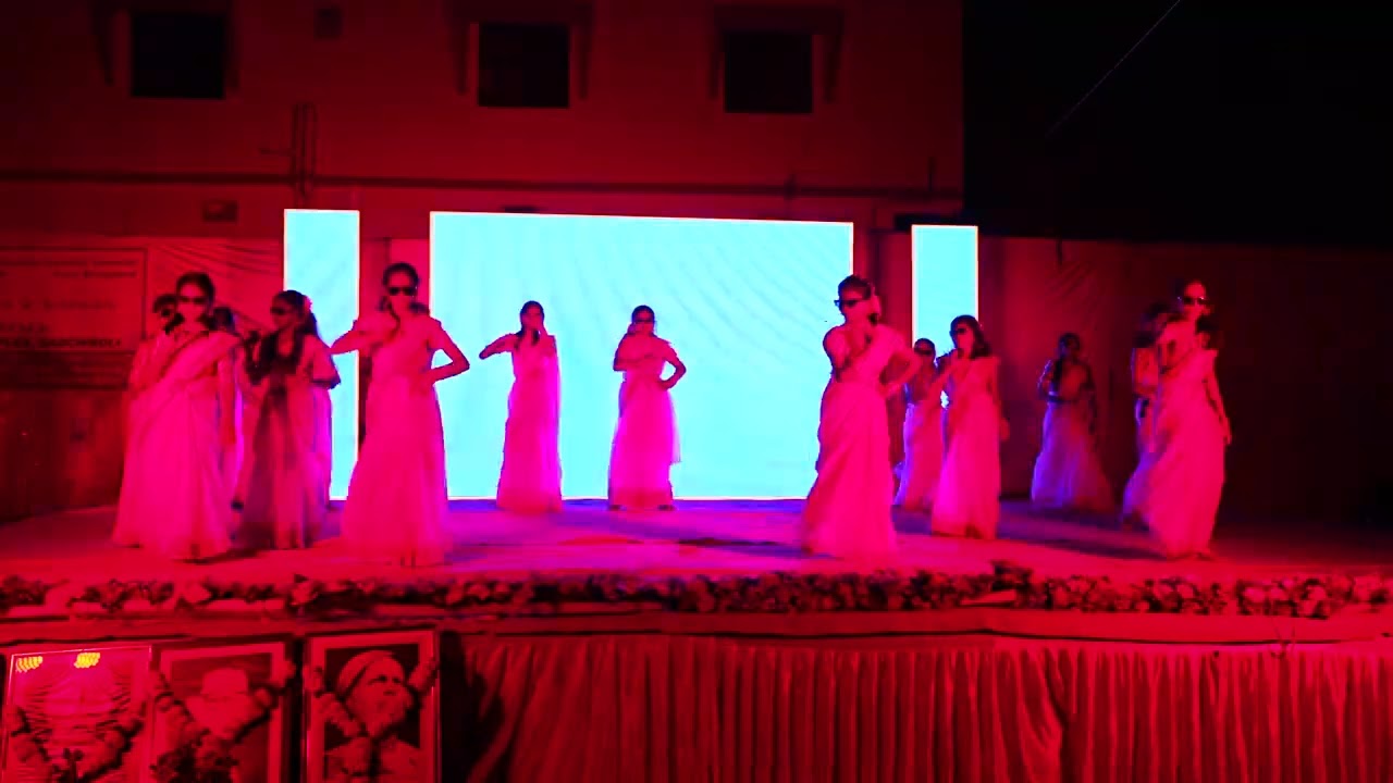 Aarambh 2025–2026 | South Remix Song Dance by Class 5 Girls | Navjiwan Public School, Gadchiroli