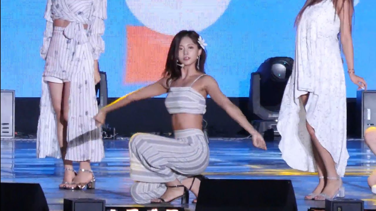 트와이스(TWICE)_What is Love?_
쯔위 직캠(Tzuyu FanCam) 180723