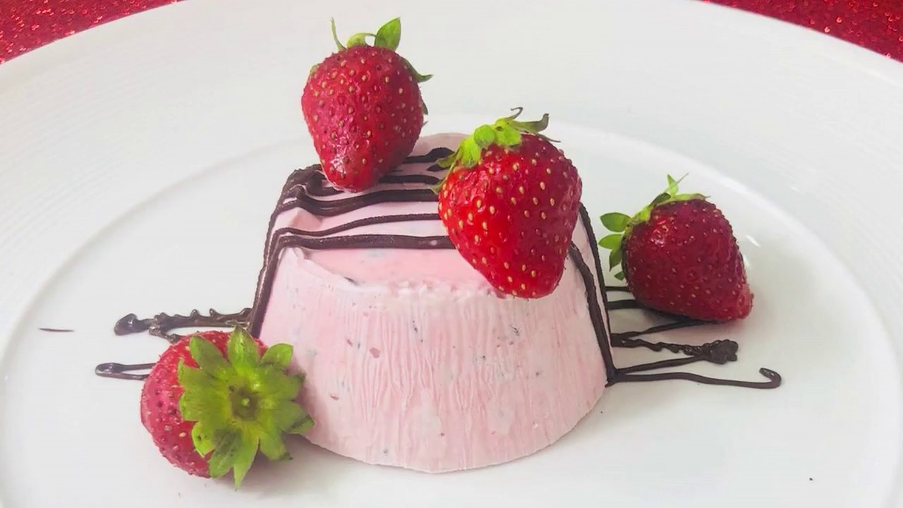 Semifreddo veloce alle fragole | Guerra in Cucina