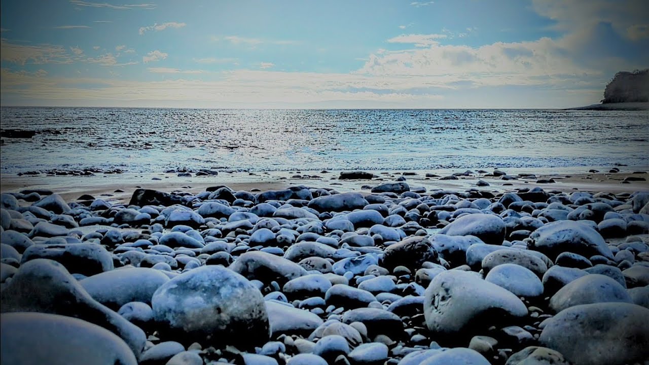 Strong Ocean Waves on a Rocky Shore | Natural Coastal Sounds for Relaxation & Focus (24 Minutes)