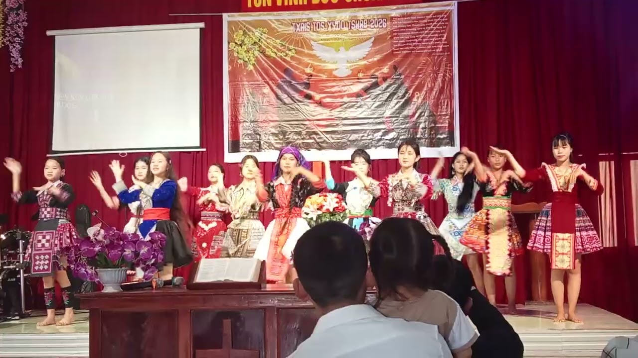 https://www.facebook.com/share/v/1Vg71cMomR/ ua yeeb yam Xyoo tshiab 