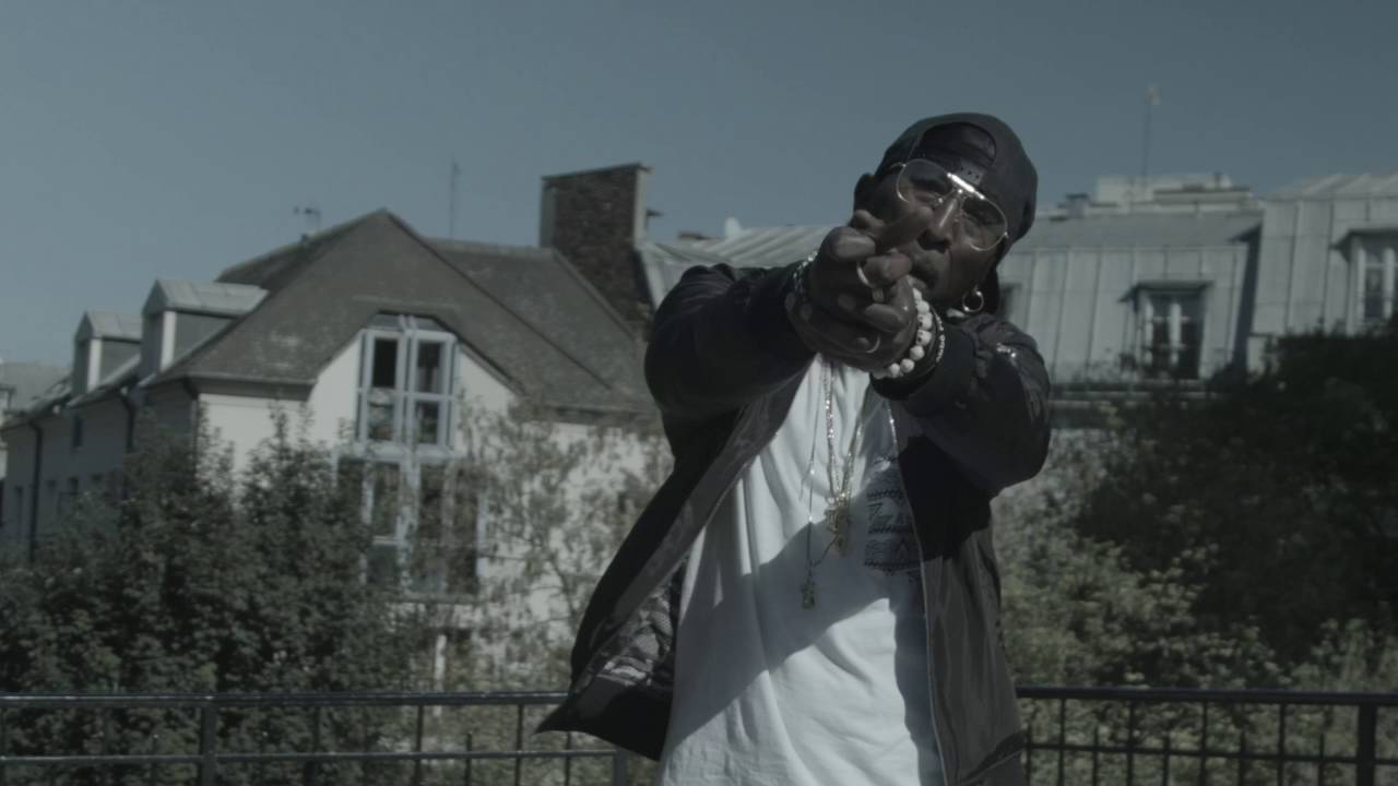RRIKÉ - MA PLACE (clip Officiel)