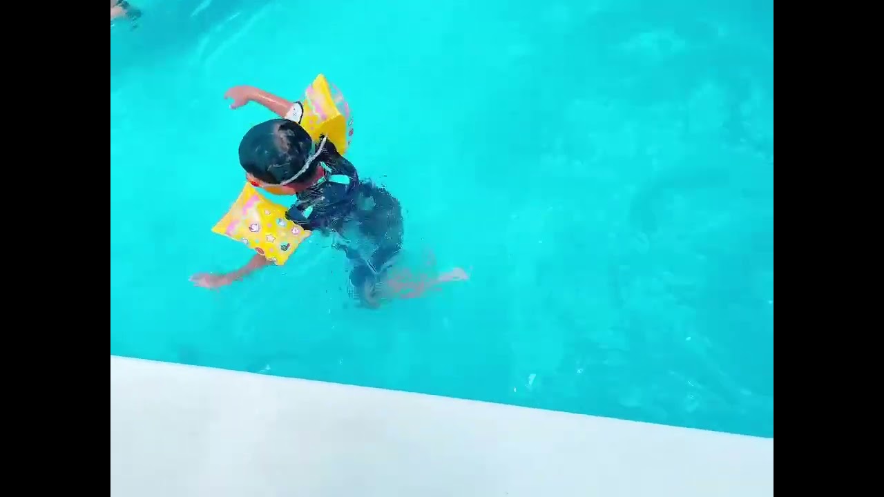 クリオネ？なーちゃんの不思議な泳ぎ
