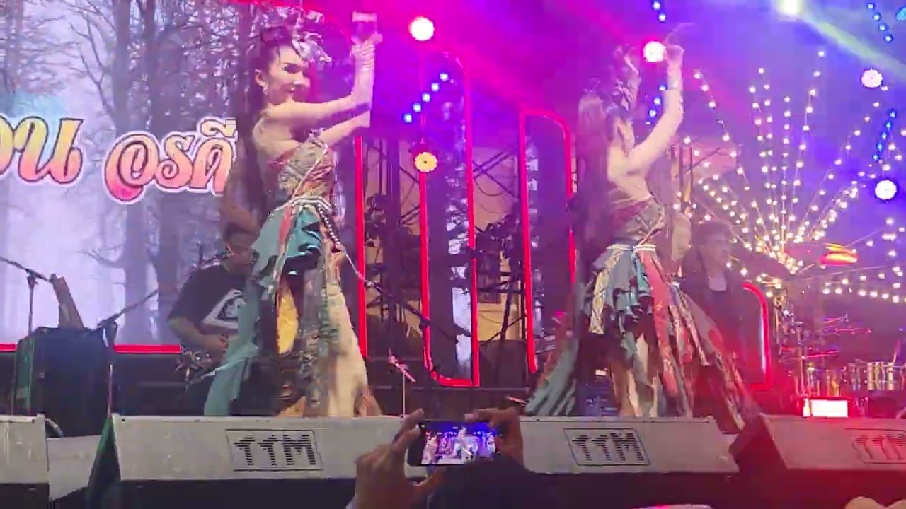 หงษ์ทองคะนองลำ - มักบ่าวอีสานใต้ - #แอนอรดี งานวัดโกมุทสาย3