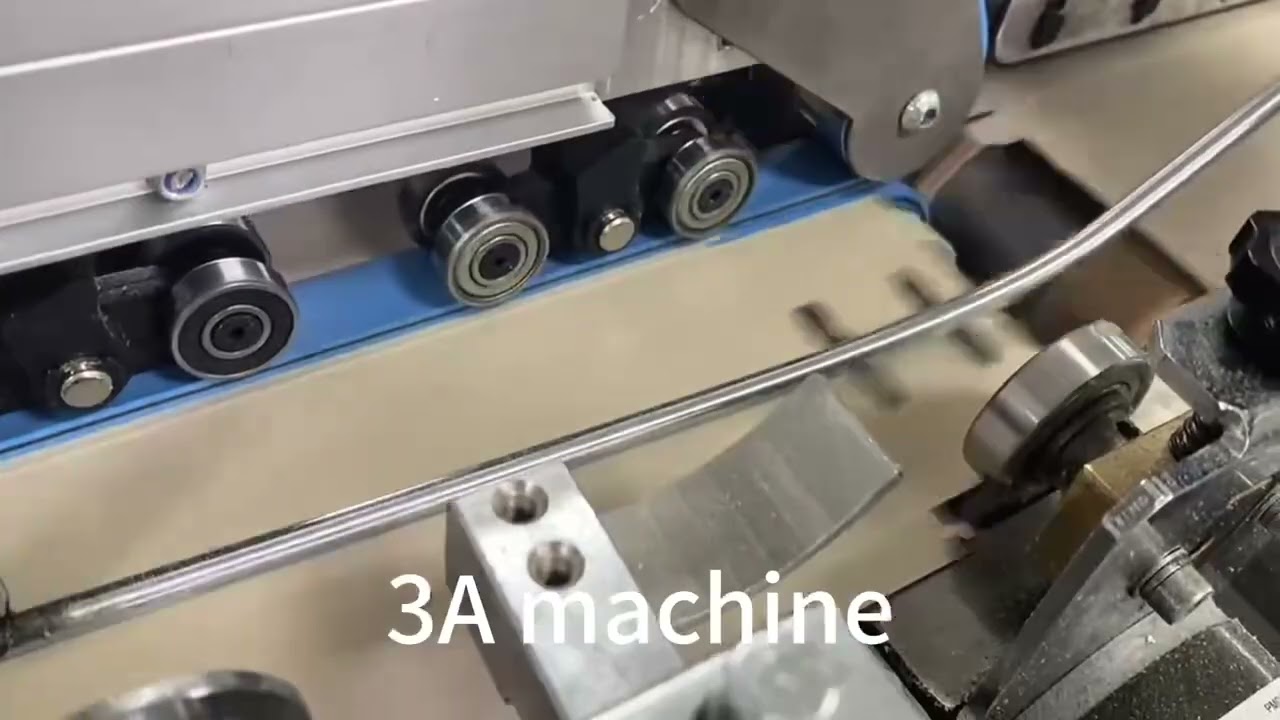 The UV grinder of the box pasting machine is installed on the box pasting machine and runs very well